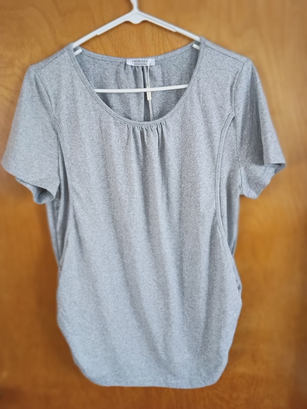 Ekouaer Nursing Tee